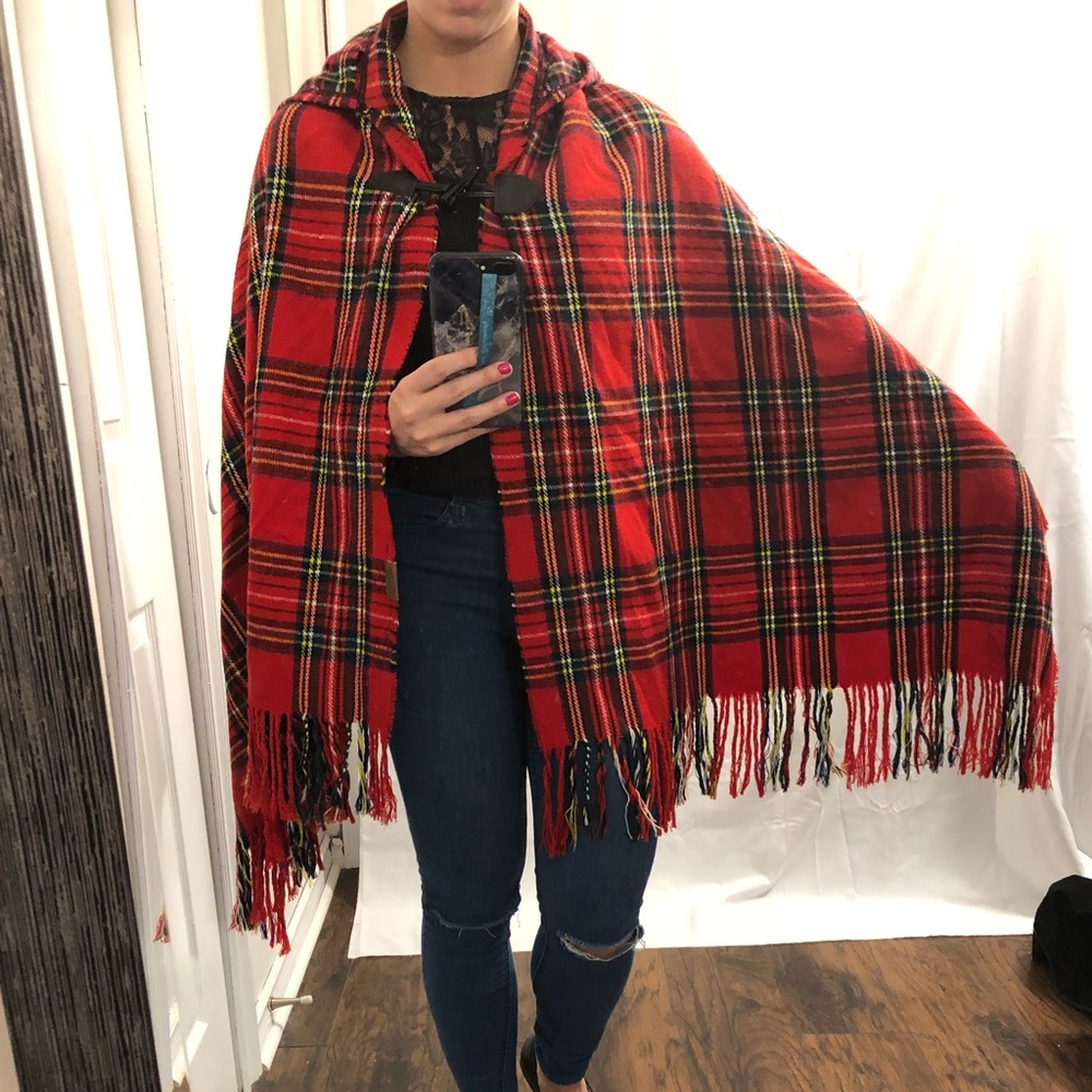 ❗️3/$25❗️ Plaid Poncho/Cape